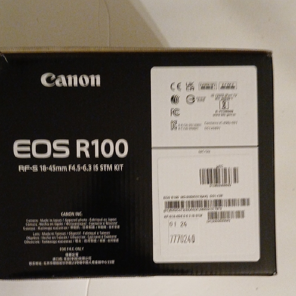 Canon EOS R100 Digital Camera Kit